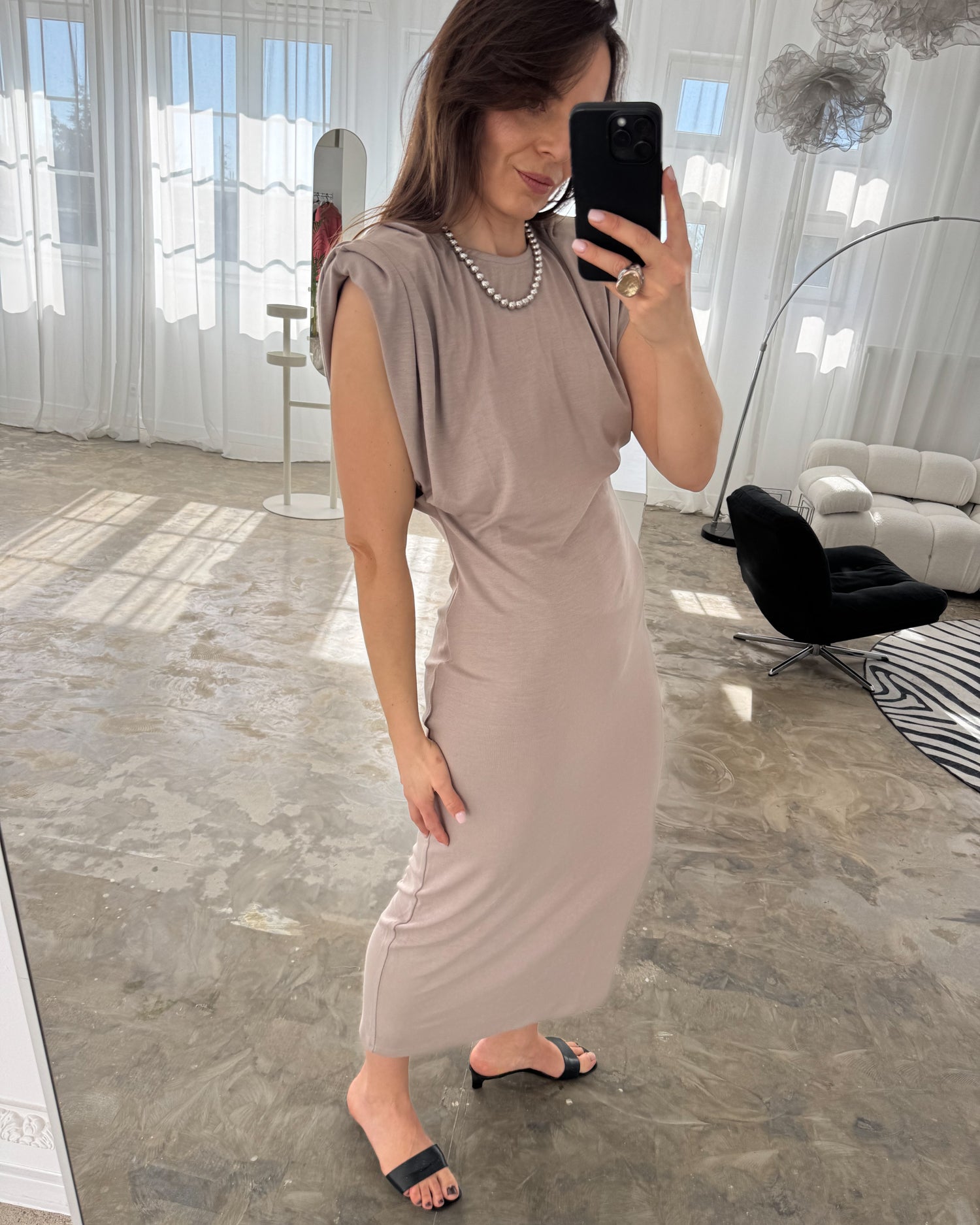 Sukienka Bare taupe