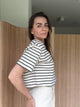 T-shirt o kroju boxy w paski, elegancki i nowoczesny look