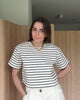 Minimalistyczny T-shirt w paski z dzianiny, fason crop